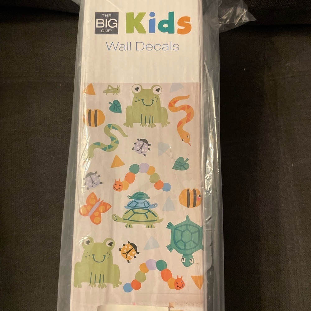 Kids Wall Decals with Green and Blue Design - Picture 2 of 3
